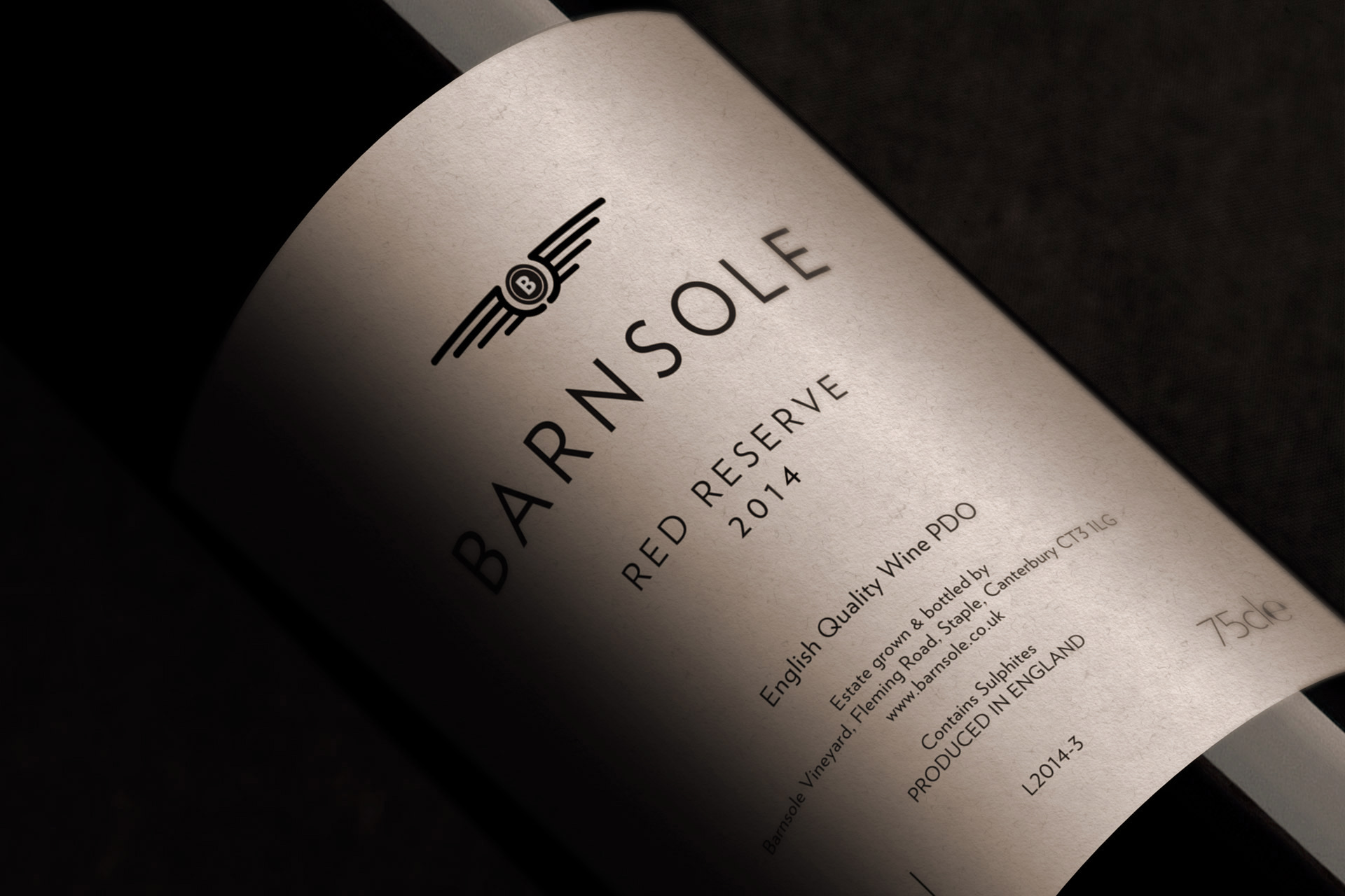 red wine bottle photo